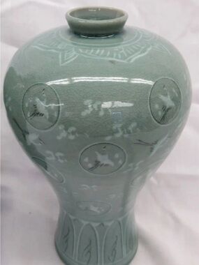 The Celadon Green Porcelain Ceramic Flower Art Pottery Vase by Antique Alive is